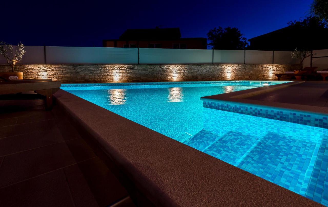 Holiday Home Villa بولا الغرفة الصورة
